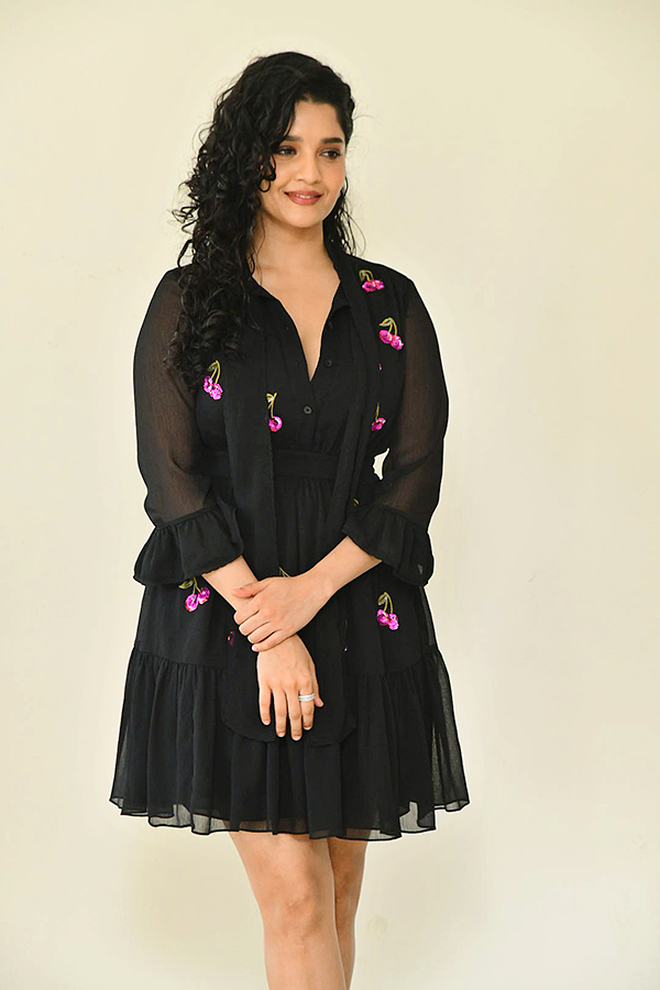 Ritika_20Singh_20Latest_20Pictures-36.jpg 35