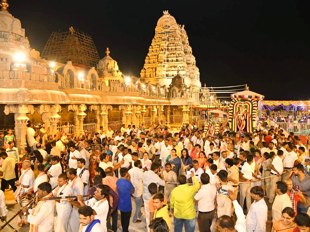 Yadagirigutta_20Brahmotsavam_202023_20Photos-11.jpg 11