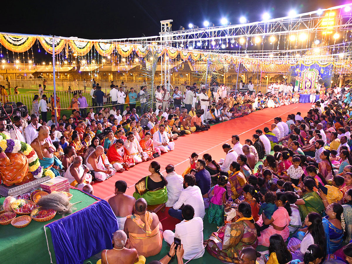 Yadagirigutta_20Brahmotsavam_202023_20Photos-14.jpg 14