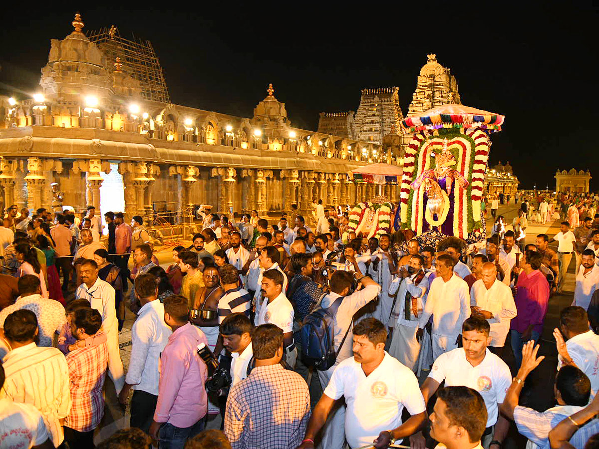 Yadagirigutta_20Brahmotsavam_202023_20Photos-27.jpg 27