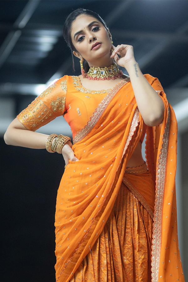 Sreemukhi-4.jpg 6