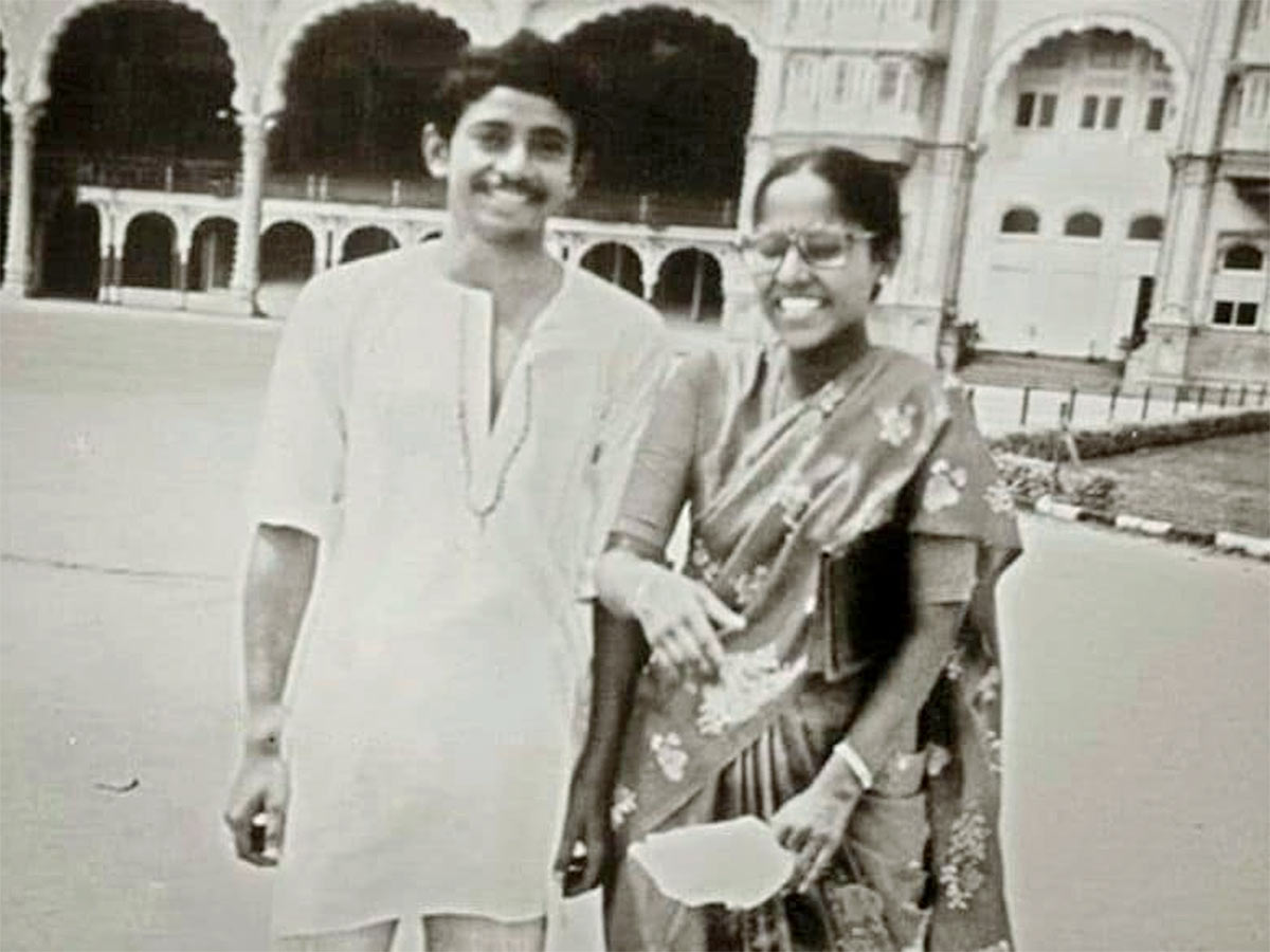 InPics_20Director_20Ram_20Gopal_20Varma_20Rare_20And_20Unseen_20Photos-2.jpg 2
