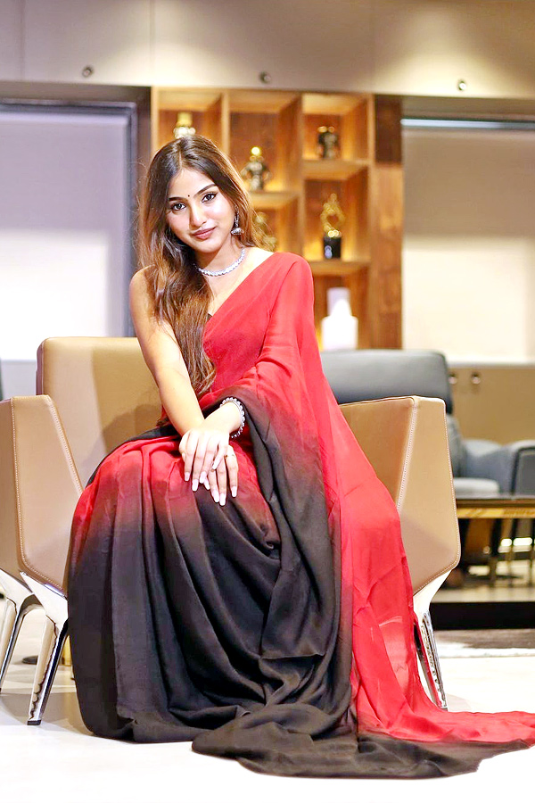 Pranavi-Manukonda-1.jpg 3