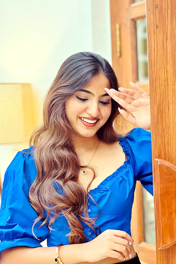 Pranavi-Manukonda-10.jpg 12