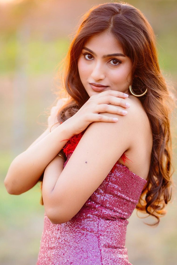 Pranavi-Manukonda-12.jpg 14