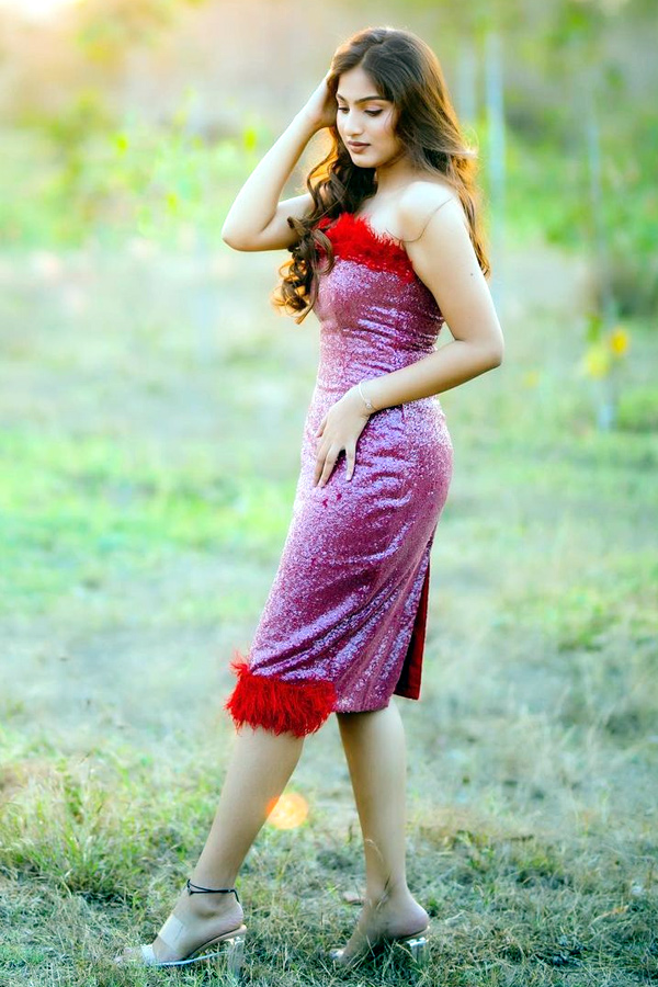 Pranavi-Manukonda-13.jpg 15