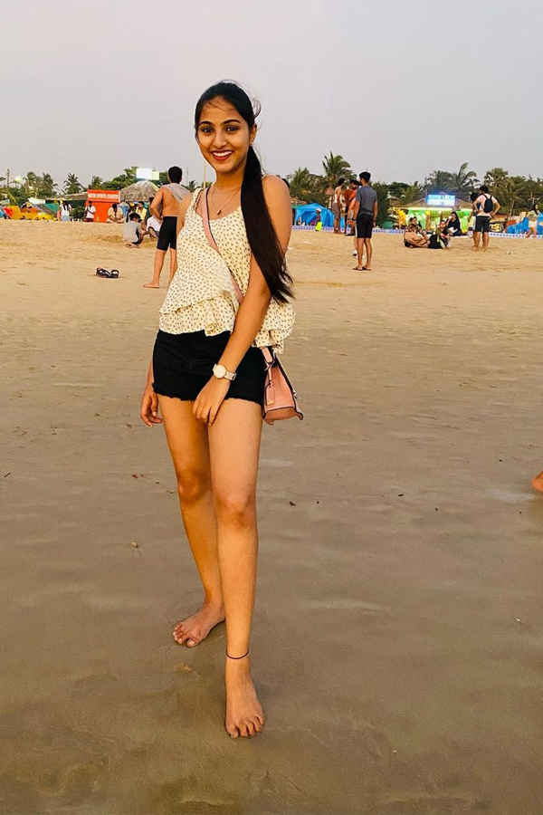 Pranavi-Manukonda-17.jpg 19