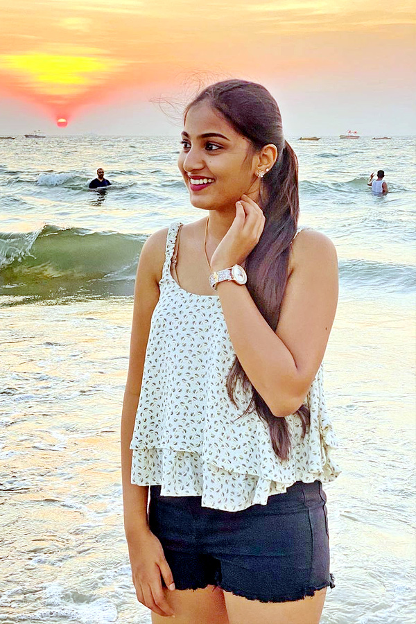 Pranavi-Manukonda-18.jpg 20