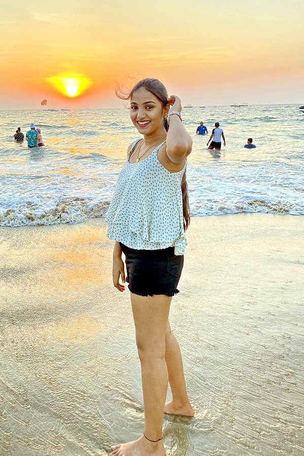 Pranavi-Manukonda-19.jpg 21