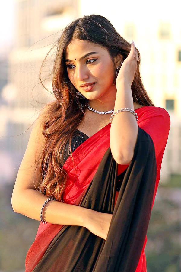 Pranavi-Manukonda-3.jpg 5