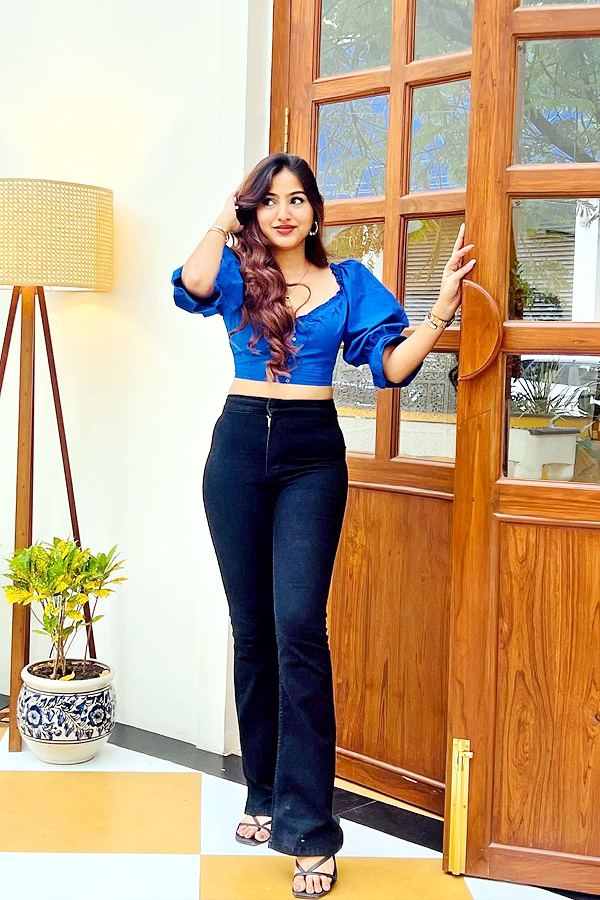 Pranavi-Manukonda-8.jpg 10