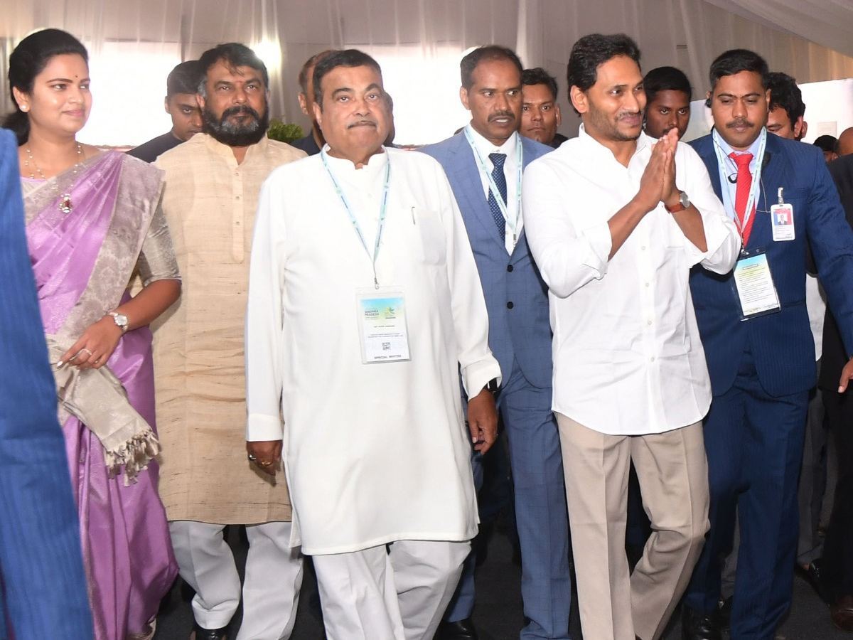 CM_20Jagan_20and_20Union_20Minister_20Gadkari_20inaugurated_20the_20industrial_20exhibition_20Photos_3.jpg 7