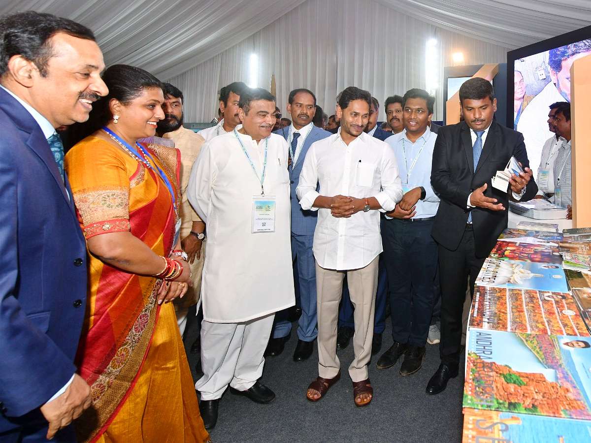CM_20Jagan_20and_20Union_20Minister_20Gadkari_20inaugurated_20the_20industrial_20exhibition_20Photos_5.jpg 9