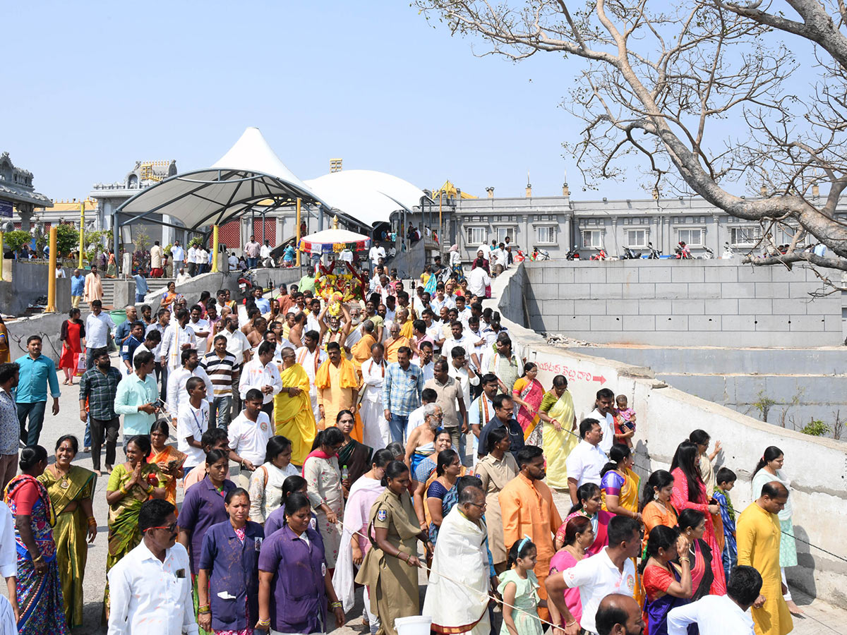 Yadagirigutta_20Narasimha_20Temple_20Brahmotsavams_202023-13.jpg 11