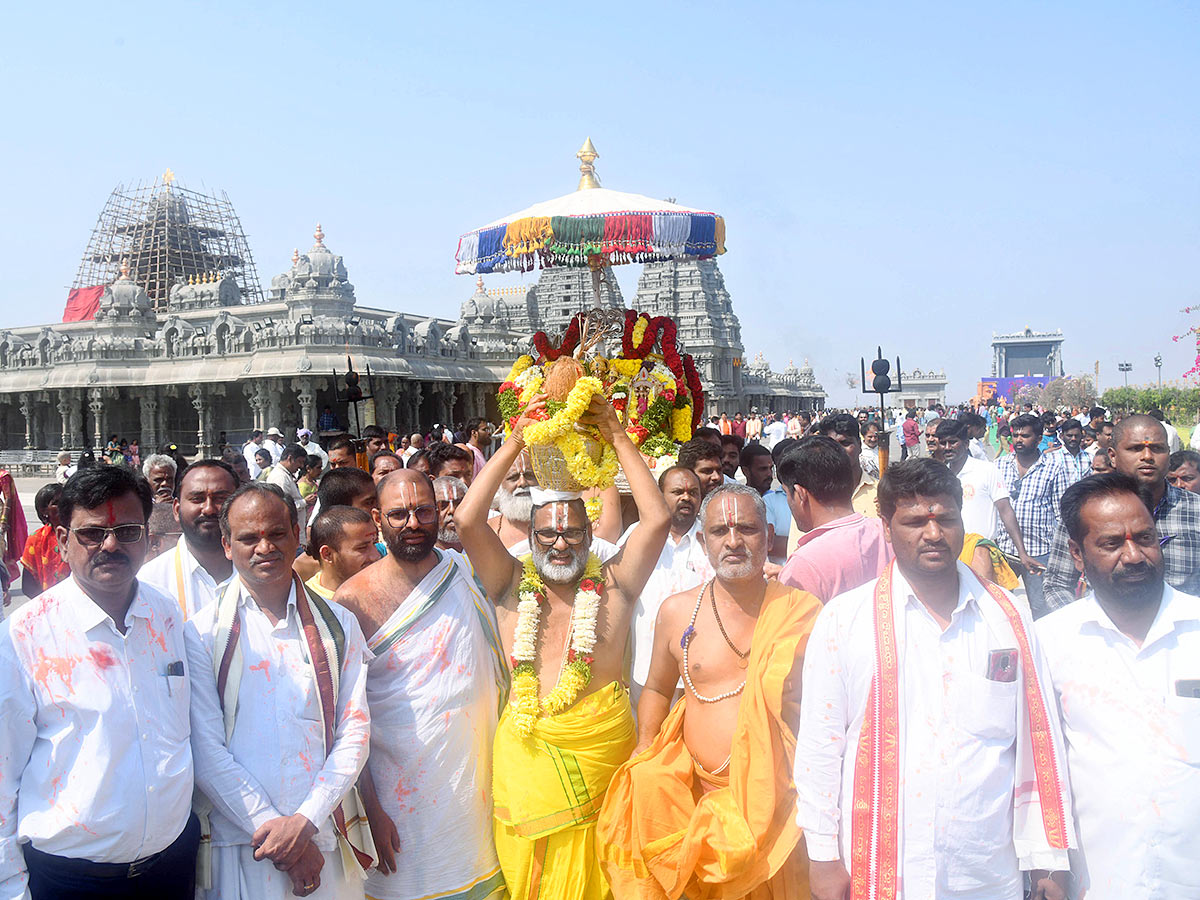 Yadagirigutta_20Narasimha_20Temple_20Brahmotsavams_202023-16.jpg 13