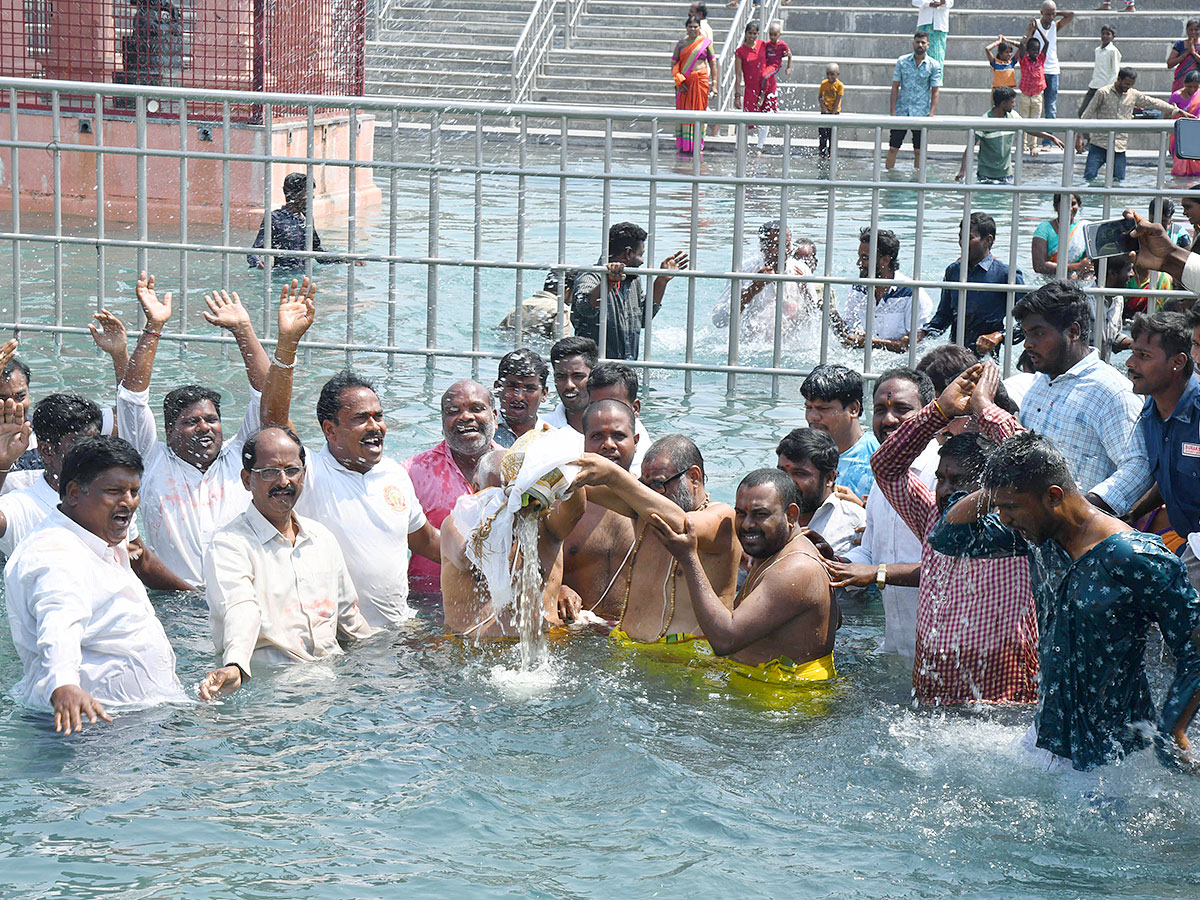 Yadagirigutta_20Narasimha_20Temple_20Brahmotsavams_202023-19.jpg 16