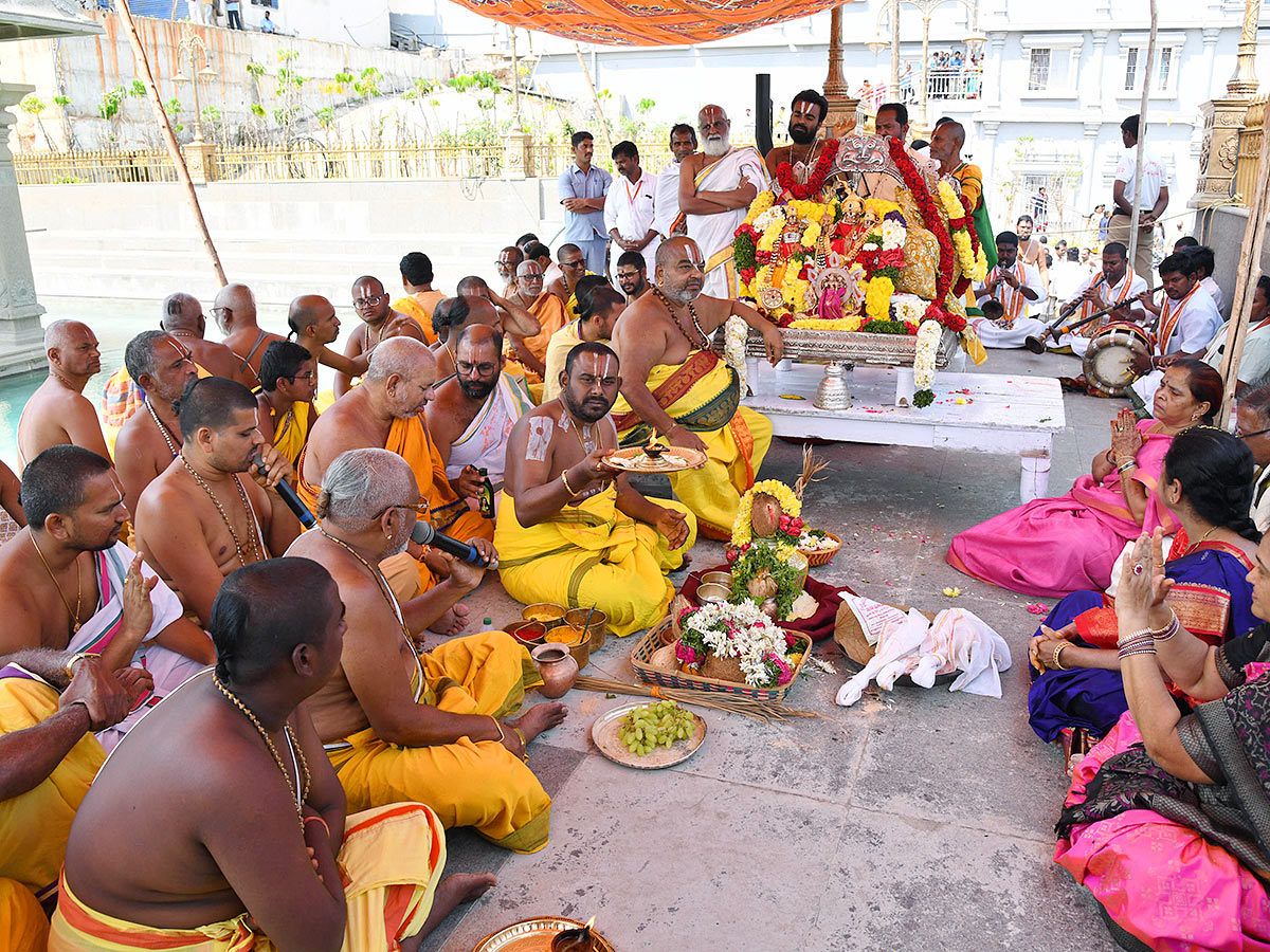 Yadagirigutta_20Narasimha_20Temple_20Brahmotsavams_202023-24.jpg 21