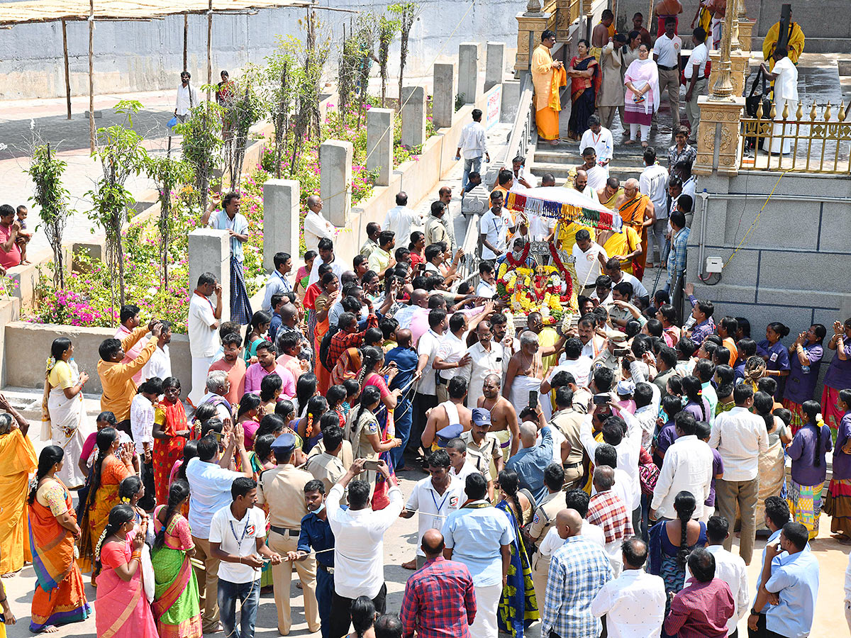 Yadagirigutta_20Narasimha_20Temple_20Brahmotsavams_202023-3.jpg 3