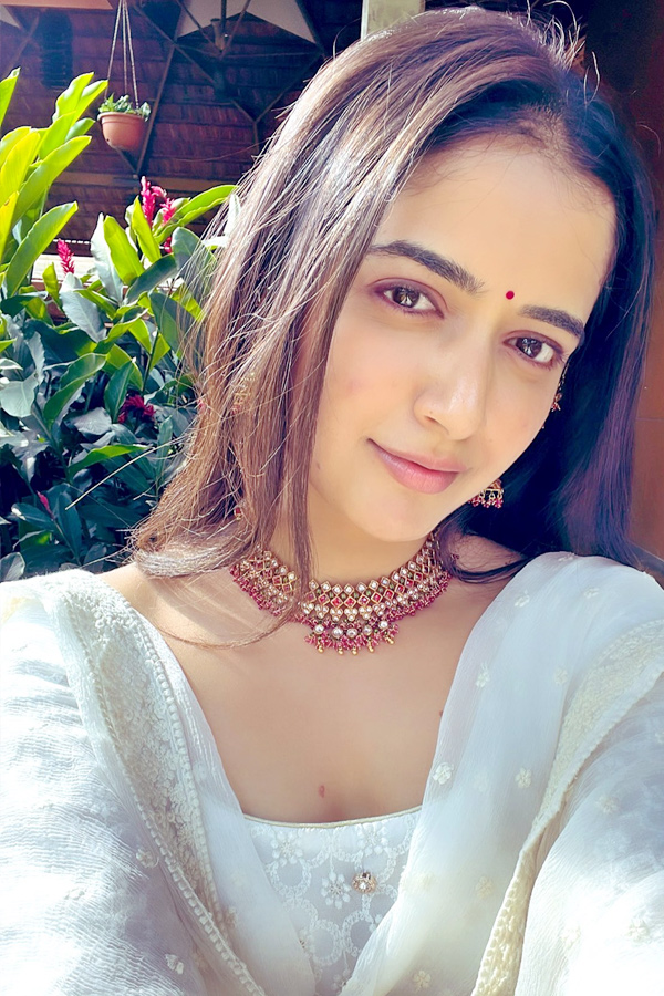 Ashika-Ranganath-1.jpg 2