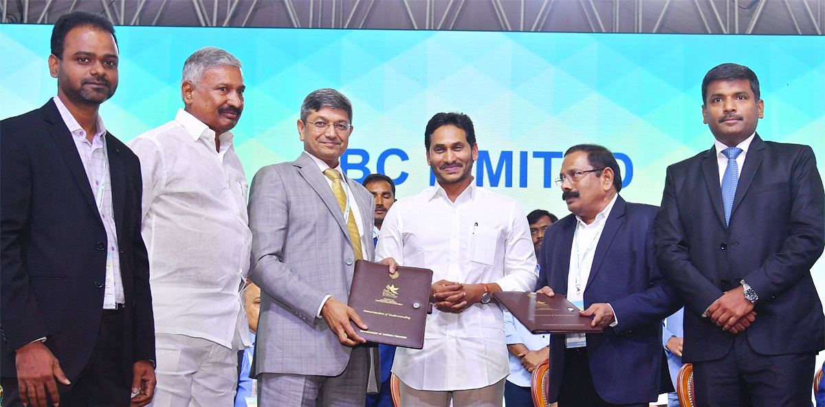 Visakha_20GIS_20MoU_20with_20leading_20companies-3.jpg 3