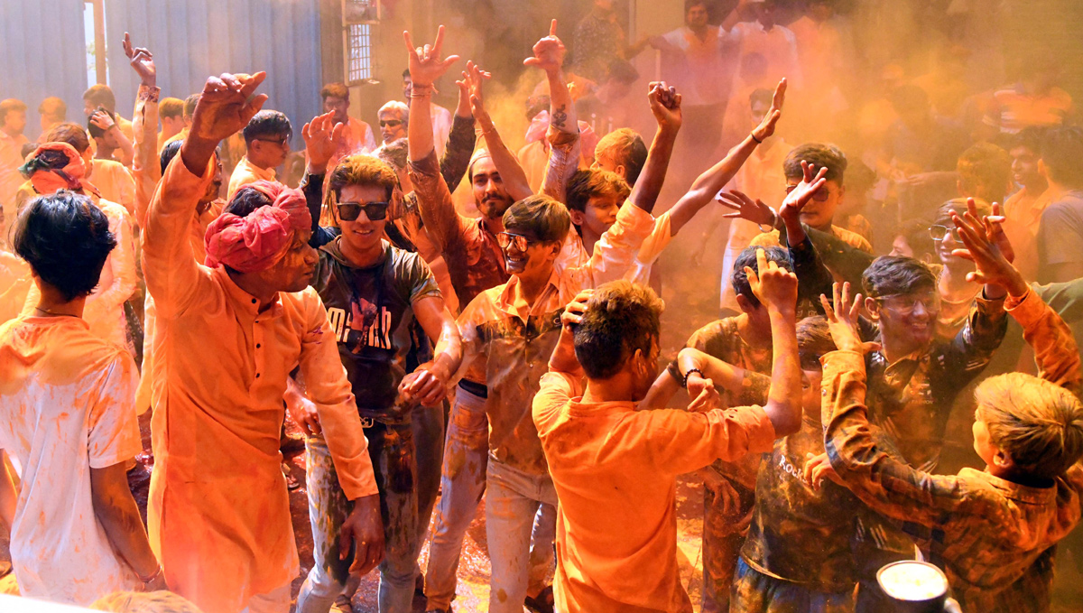 BEGAM-BAZAR-HOLI-_285_29.jpg 5