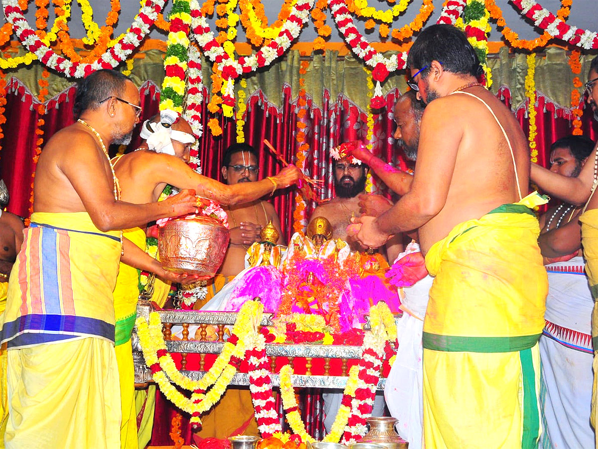 Vasanthotsavam_20at_20Bhadradri_20temple_20Photos-1.jpg 1
