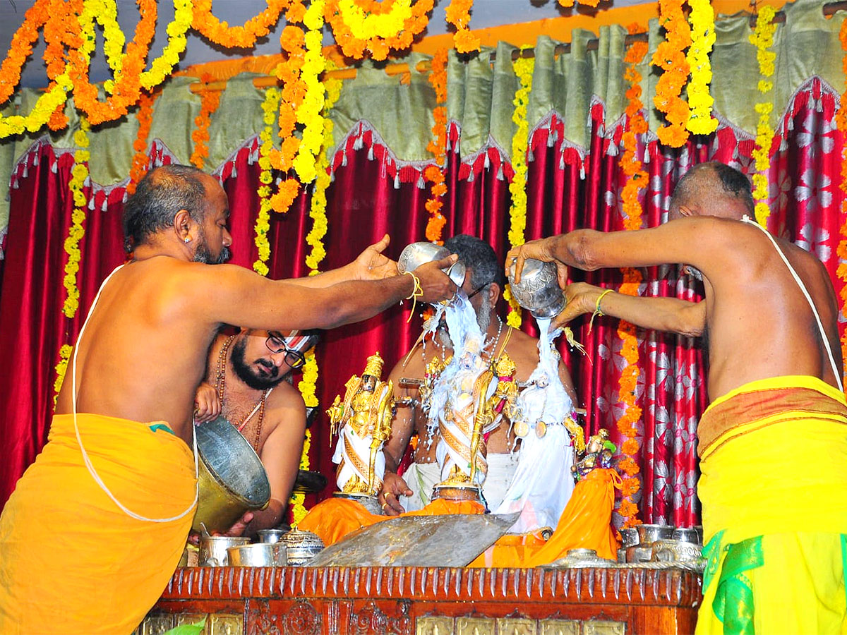Vasanthotsavam_20at_20Bhadradri_20temple_20Photos-10.jpg 10