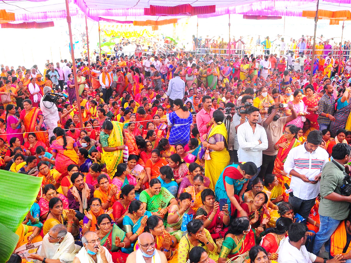 Vasanthotsavam_20at_20Bhadradri_20temple_20Photos-12.jpg 12