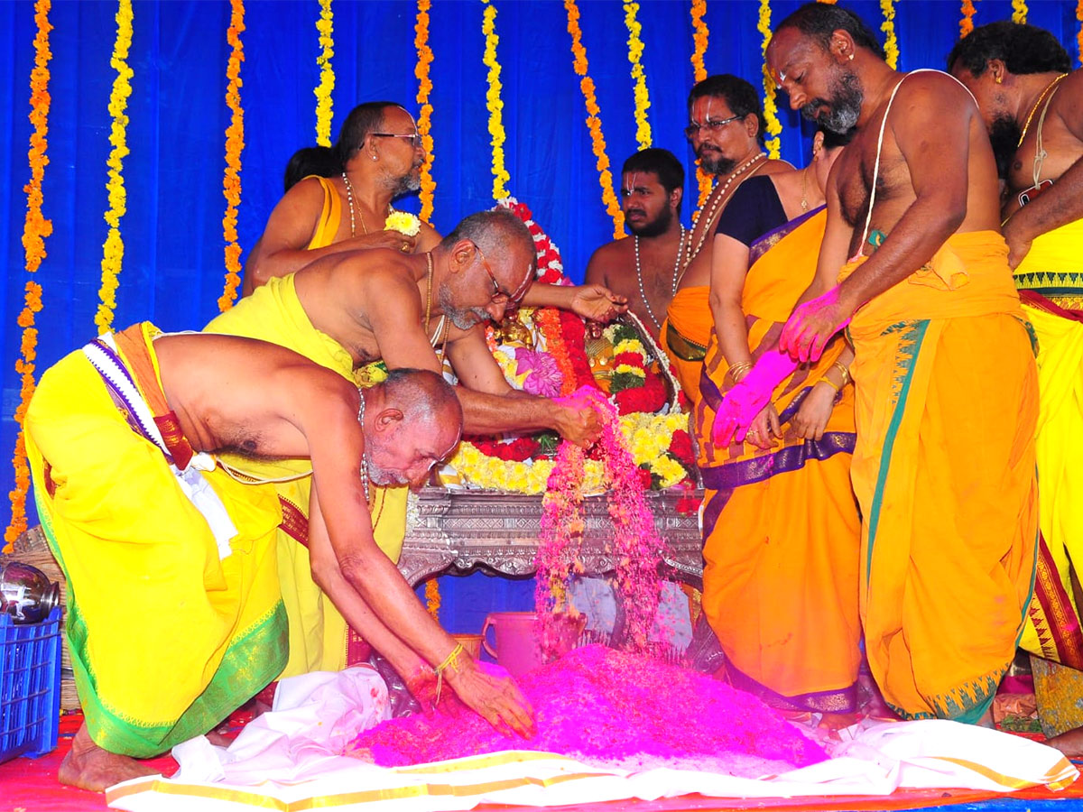 Vasanthotsavam_20at_20Bhadradri_20temple_20Photos-18.jpg 18