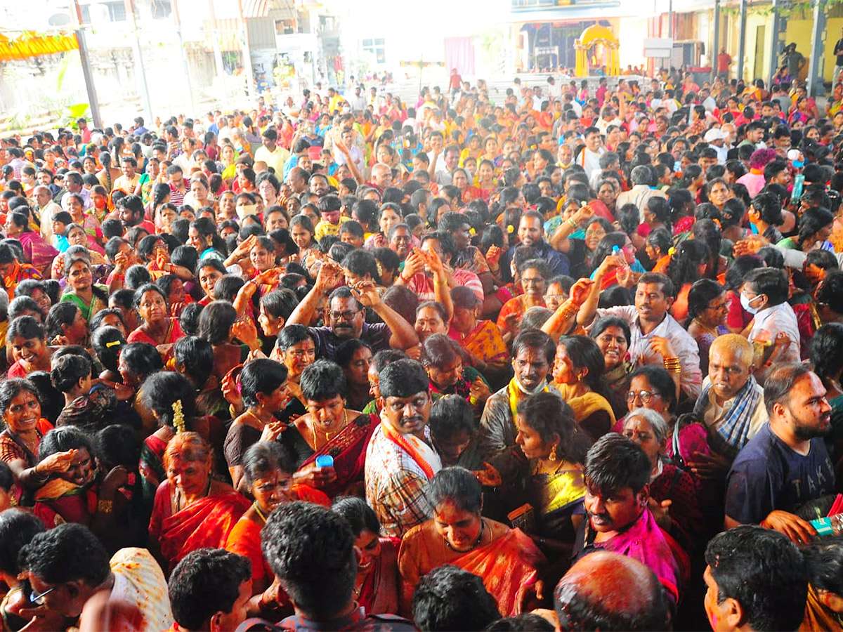 Vasanthotsavam_20at_20Bhadradri_20temple_20Photos-7.jpg 7