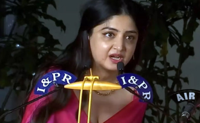 poonam-kaur.jpg