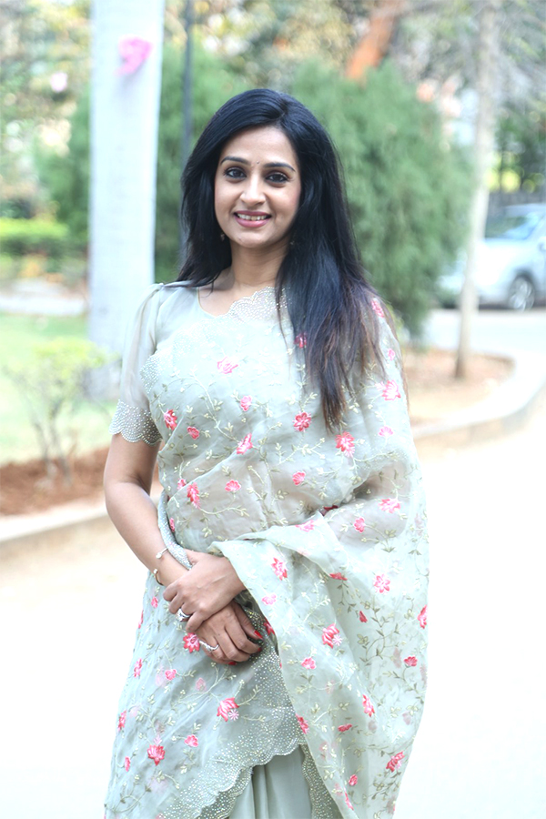 Actress_20Laya_20Latest_20Photos_20Viral_10.jpg 9
