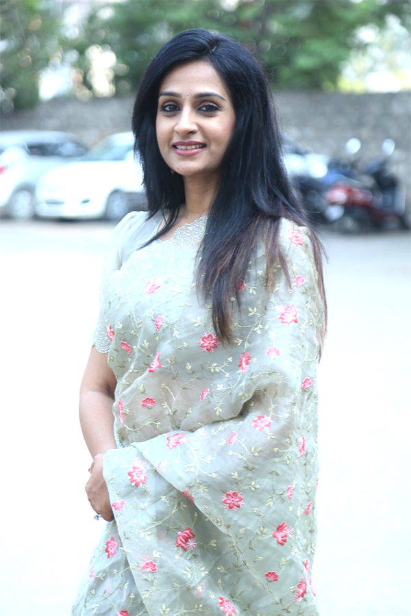 Actress_20Laya_20Latest_20Photos_20Viral_13.jpg 12