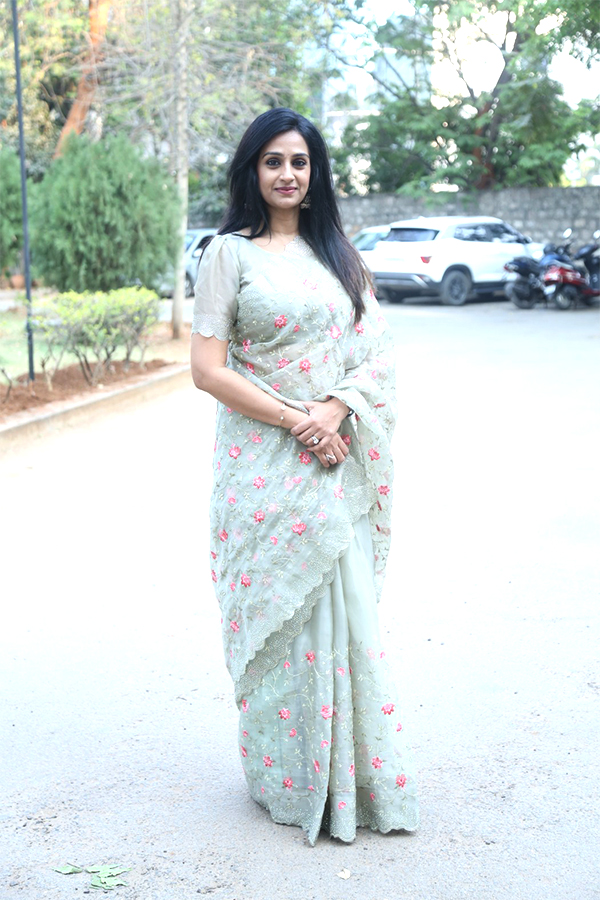 Actress_20Laya_20Latest_20Photos_20Viral_15.jpg 13