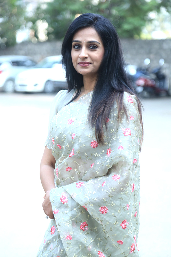 Actress_20Laya_20Latest_20Photos_20Viral_16.jpg 14