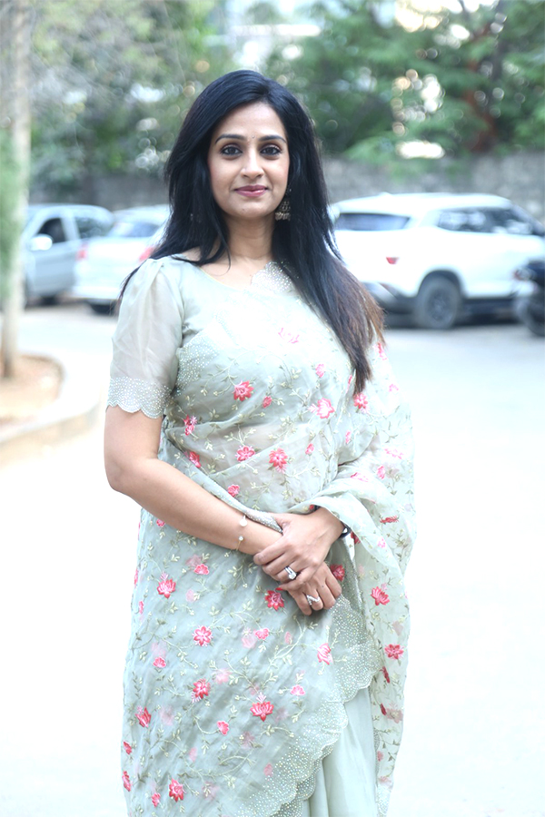 Actress_20Laya_20Latest_20Photos_20Viral_21.jpg 19