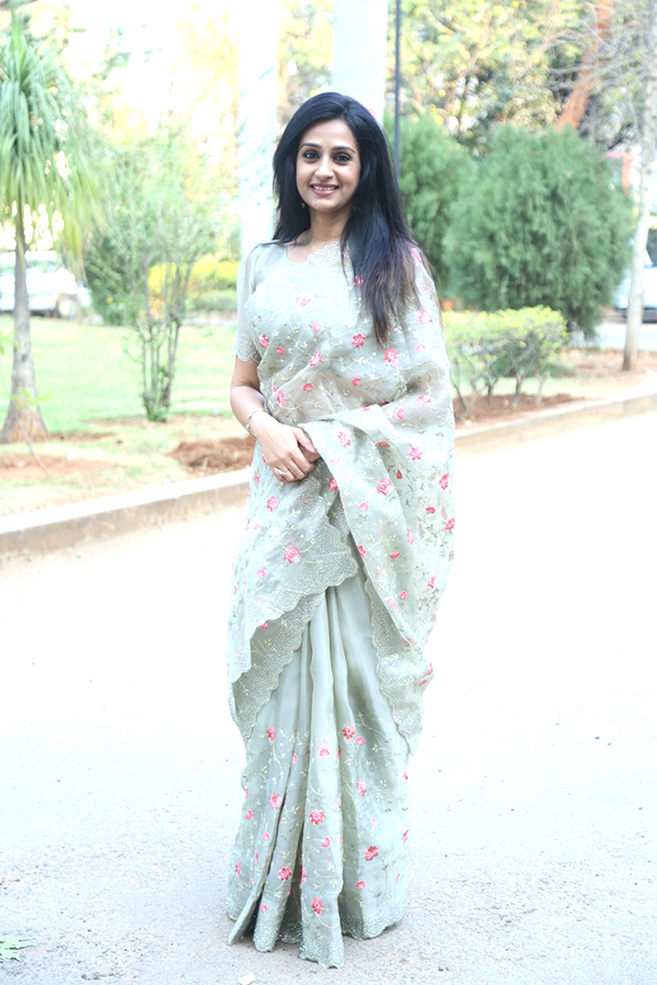 Actress_20Laya_20Latest_20Photos_20Viral_8.jpg 7