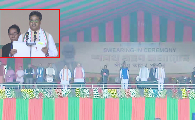 Tripura_CM_Swearcermony.jpg