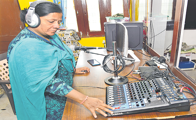 awaaz.jpg