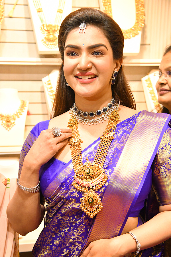 Actress_20Honey_20Rose_20At_20Vizag_20Photos_4.jpg 4