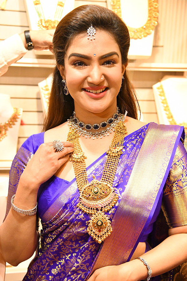Actress_20Honey_20Rose_20At_20Vizag_20Photos_5.jpg 5