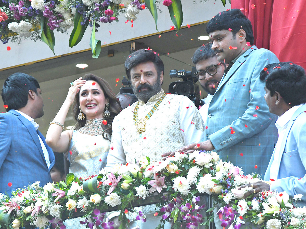 Jewellery_20Showroom_20Grand_20Opening_20By_20Balakrishna_20Photos-1.jpg 1
