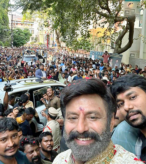Jewellery_20Showroom_20Grand_20Opening_20By_20Balakrishna_20Photos-17.jpg 17