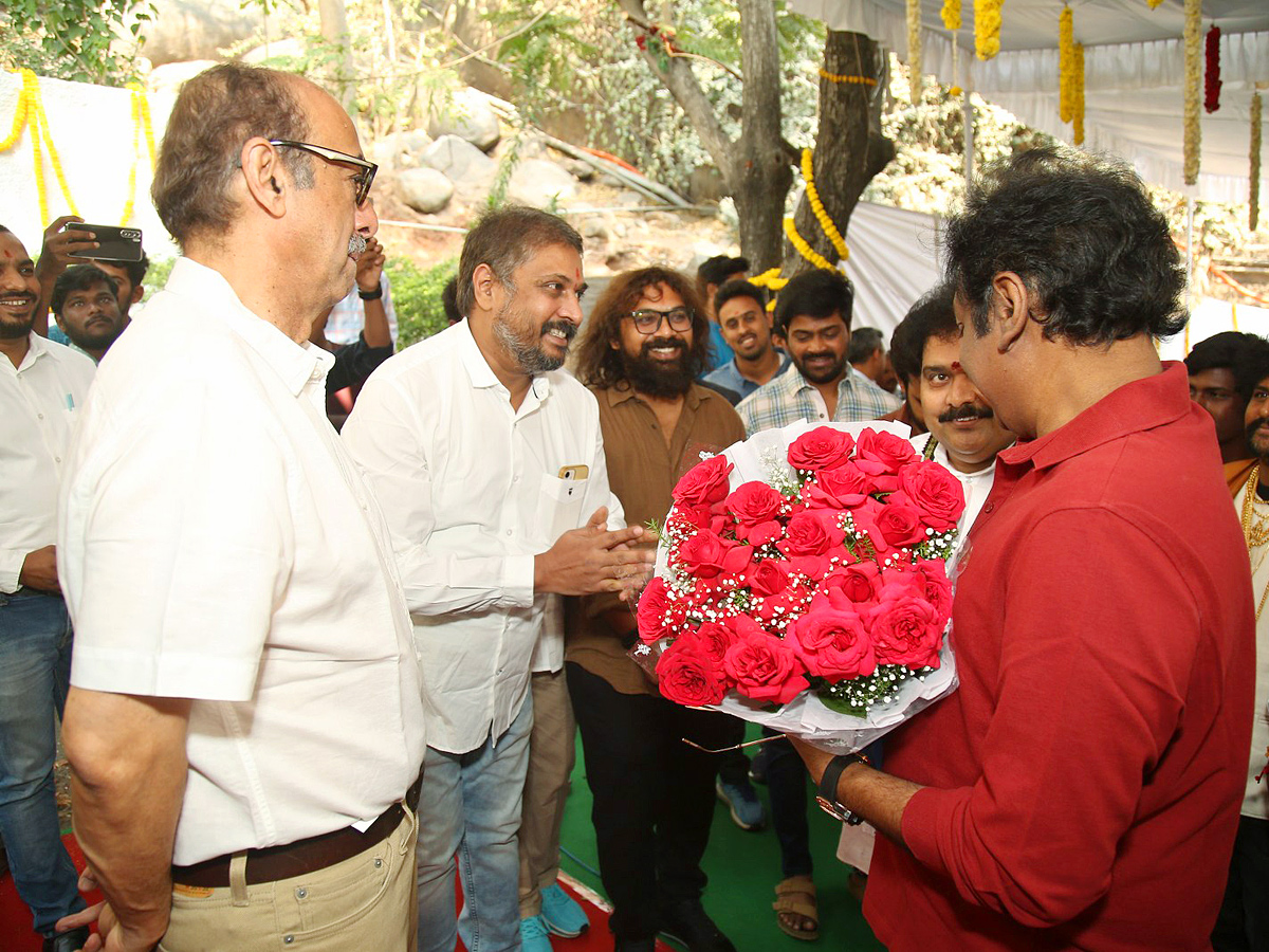 Kiran_20Abbavaram_20New_20Movie_20Opening_20Photos_12.jpg 13