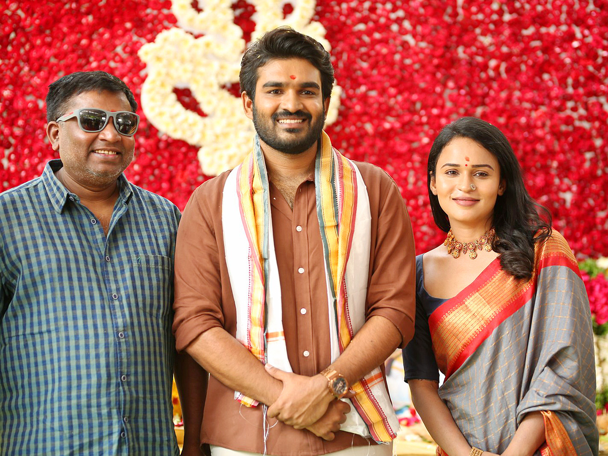 Kiran_20Abbavaram_20New_20Movie_20Opening_20Photos_15.jpg 16
