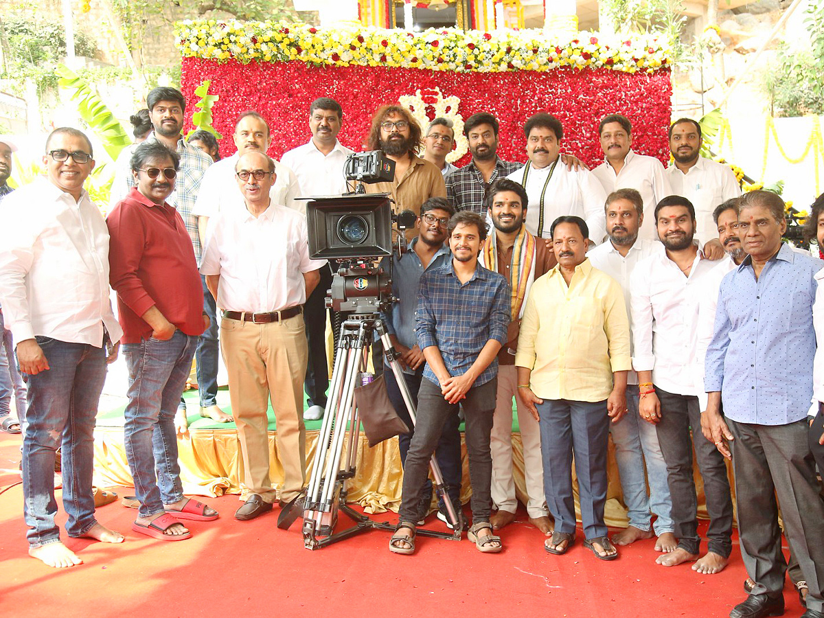 Kiran_20Abbavaram_20New_20Movie_20Opening_20Photos_18.jpg 19