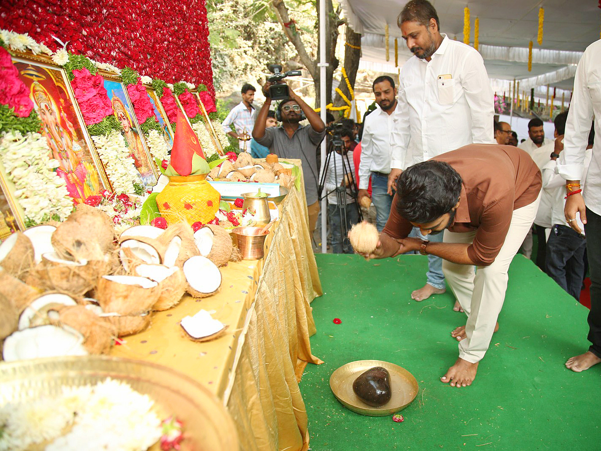 Kiran_20Abbavaram_20New_20Movie_20Opening_20Photos_6.jpg 7