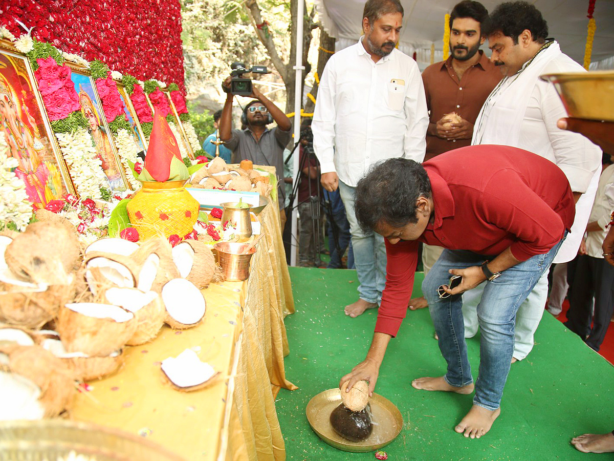 Kiran_20Abbavaram_20New_20Movie_20Opening_20Photos_8.jpg 9