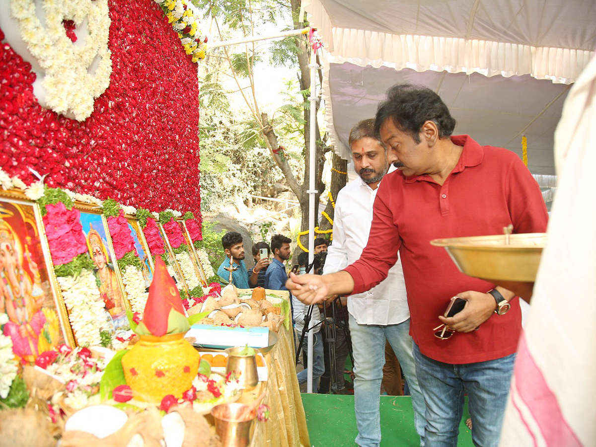 Kiran_20Abbavaram_20New_20Movie_20Opening_20Photos_9.jpg 10