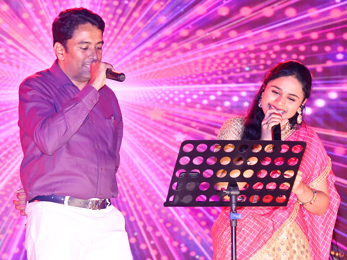 P_20Susheela_20and_20Usha_20Uthup_20in_20Visakhapatnam_20Photos-14.jpg 14